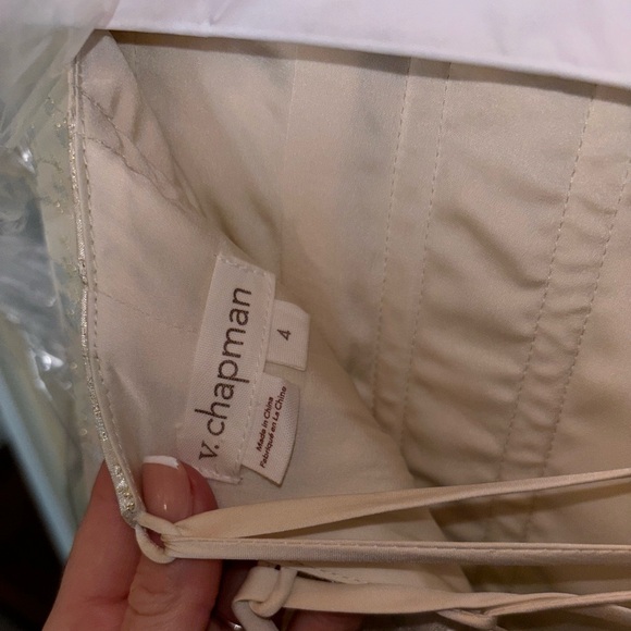 V Chapman Virginia size 4 - Picture 4 of 6